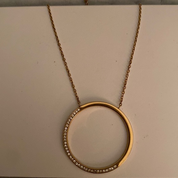 michael kors gold circle necklace